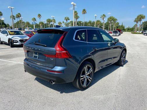 Denim Blue Metallic 2021 Volvo XC60 T6 Momentum