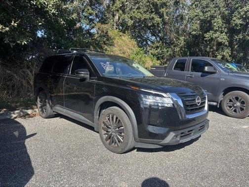 2022 Nissan Pathfinder SL