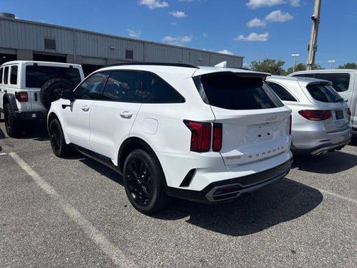 Glacial White Pearl 2022 Kia Sorento SX