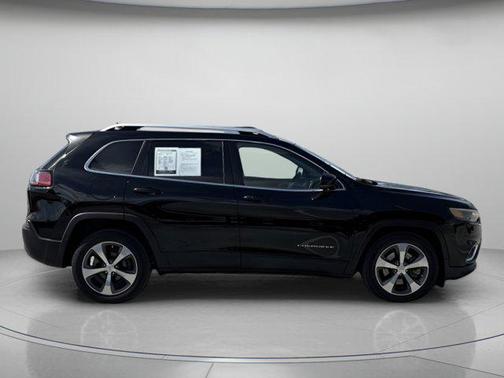 Diamond Black Crystal Pearlcoat 2019 Jeep Cherokee Limited