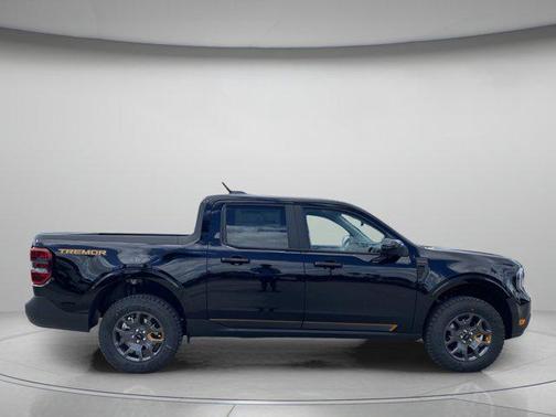 SHADOW BLACK 2026 Ford Maverick Tremor