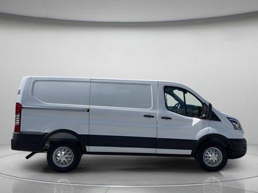 2025 Ford Transit-250 