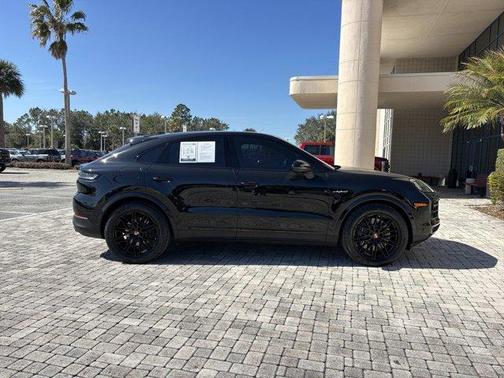 2025 Porsche Cayenne Base
