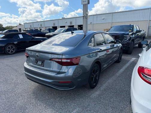 Platinum Gray Metallic 2023 Volkswagen Jetta 1.5T SE