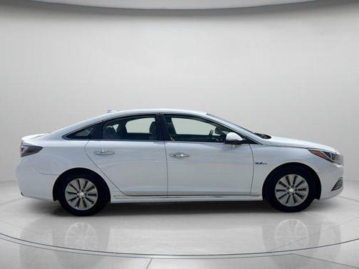 2016 Hyundai SONATA Hybrid SE