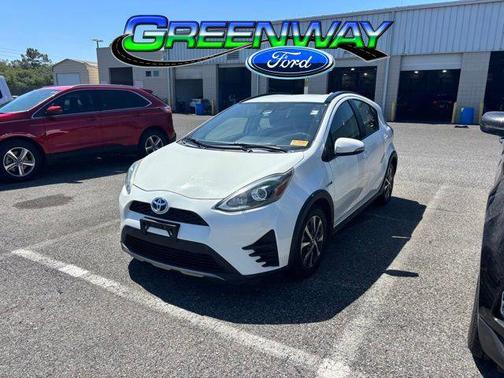 Super White 2018 Toyota Prius c Two