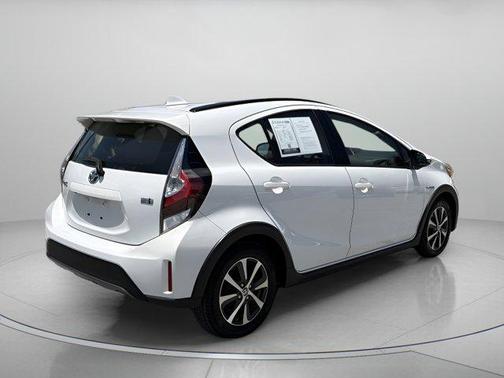 Super White 2018 Toyota Prius c Two