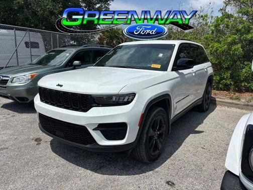 Bright White Clearcoat 2024 Jeep Grand Cherokee Altitude