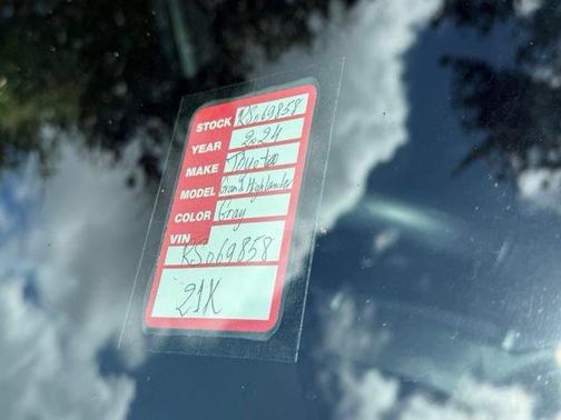 Storm Cloud 2024 Toyota Grand Highlander Platinum