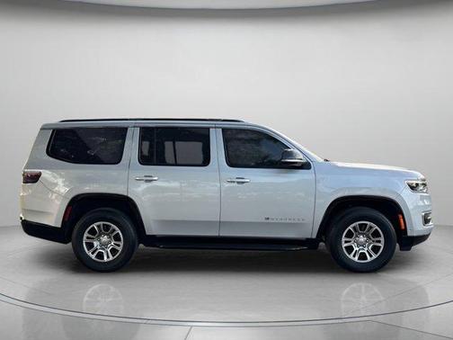 2024 Jeep Wagoneer Base