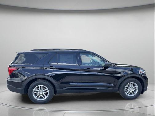 AGATE BLACK METALLIC 2026 Ford Explorer Active