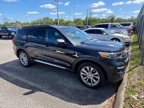 AGATE BLACK METALLIC 2024 Ford Explorer XLT