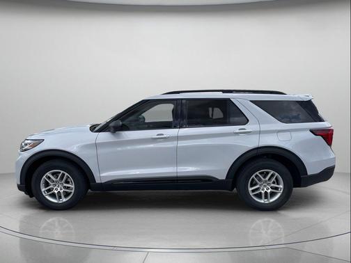 SPACE WHITE METALLIC 2026 Ford Explorer Active