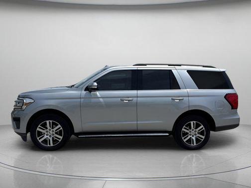 ICONIC SILVER METALLIC 2022 Ford Expedition XLT