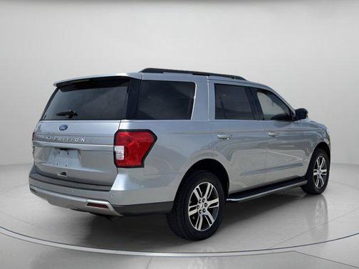ICONIC SILVER METALLIC 2022 Ford Expedition XLT