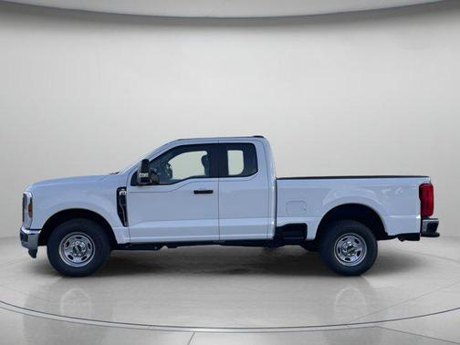 OXFORD WHITE 2026 Ford F-350 XL