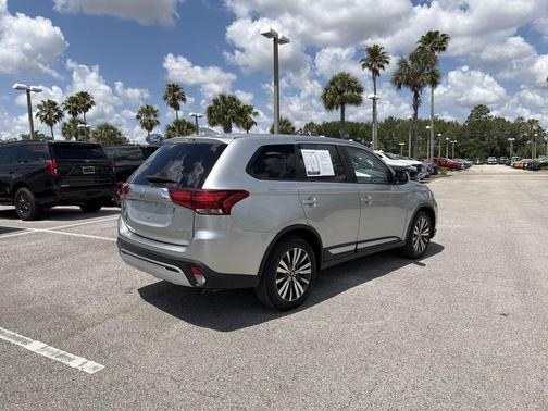 Alloy Silver Metallic 2019 Mitsubishi Outlander SE