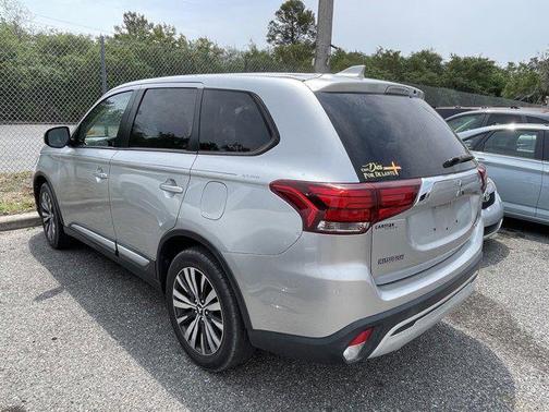 Alloy Silver Metallic 2019 Mitsubishi Outlander SE
