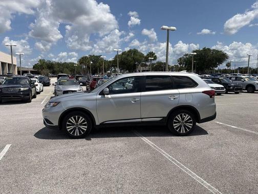 Alloy Silver Metallic 2019 Mitsubishi Outlander SE