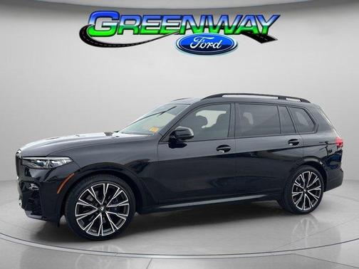 2022 BMW X7 M50i