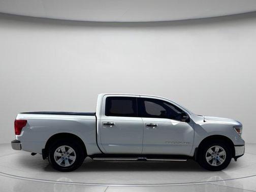 2018 Nissan Titan SV