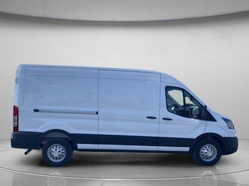 2026 Ford Transit-250 148 WB Medium Roof Cargo