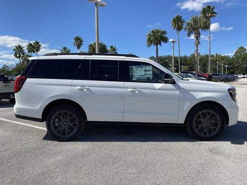 2025 Ford Expedition Platinum