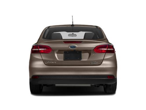 OXFORD WHITE 2018 Ford Focus SE