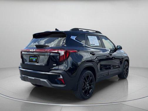 Fusion Black 2024 Kia Seltos X-Line