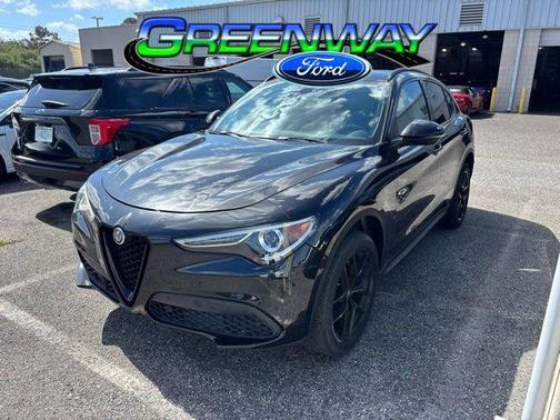 Vulcano Black Metallic 2021 Alfa Romeo Stelvio Base