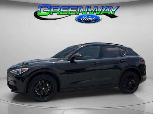 Vulcano Black Metallic 2021 Alfa Romeo Stelvio Base