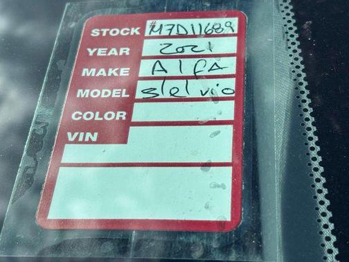 Vulcano Black Metallic 2021 Alfa Romeo Stelvio Base