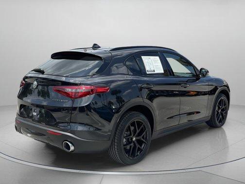 Vulcano Black Metallic 2021 Alfa Romeo Stelvio Base