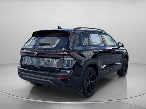 2025 Volkswagen Taos 1.5T SE Black