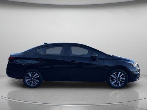 2021 Nissan Versa 1.6 SV
