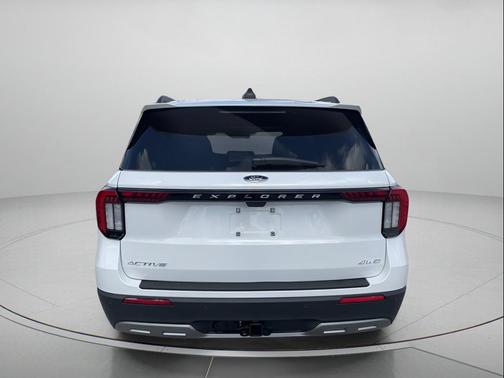 Star White Metallic Tri-Coat 2026 Ford Explorer Active