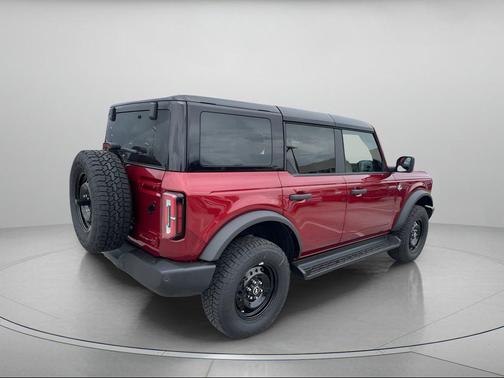 RUBY RED MET TNTD CLEARCOAT 2026 Ford Bronco Outer Banks