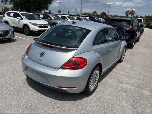 Reflex Silver Metallic 2016 Volkswagen Beetle 1.8T SE