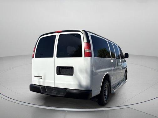 2016 Chevrolet Express 2500 LS