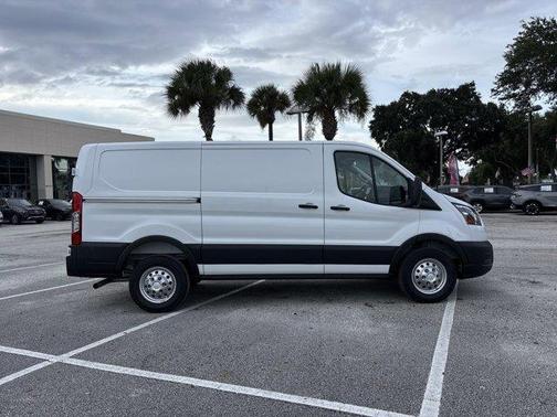 2025 Ford Transit-250 