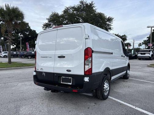 2025 Ford Transit-250 