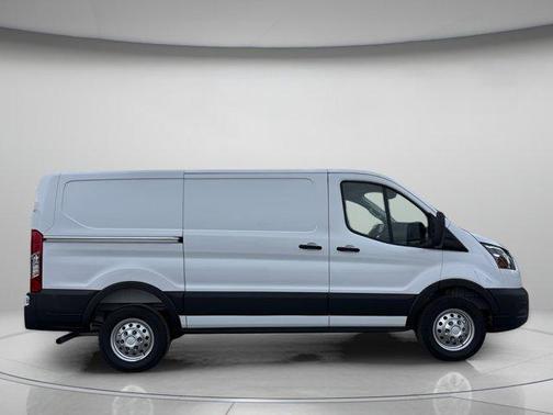 2025 Ford Transit-250 