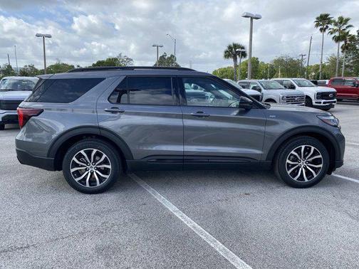 Carbonized Gray Metallic 2026 Ford Explorer ST-Line