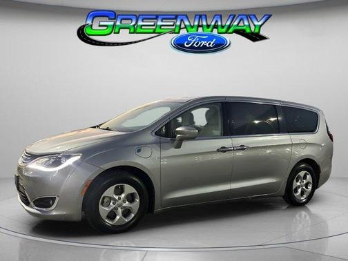 2017 Chrysler Pacifica Hybrid Touring Plus