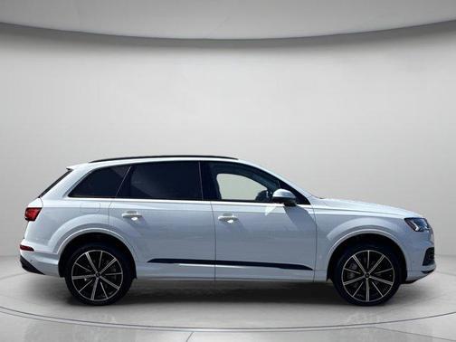 2021 Audi Q7 55 Prestige