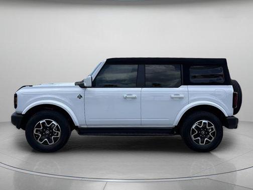 OXFORD WHITE 2025 Ford Bronco Outer Banks
