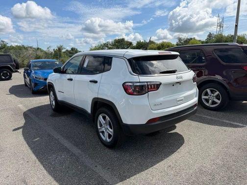 Bright White Clearcoat 2023 Jeep Compass Sport