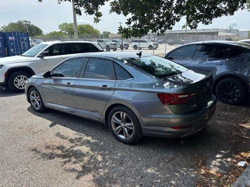 Platinum Gray Metallic 2021 Volkswagen Jetta 1.4T R-Line