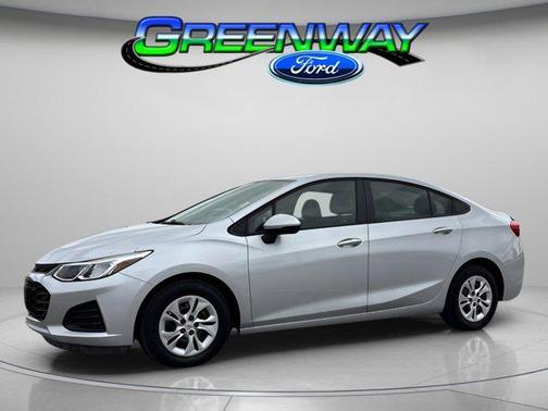 Silver Ice Metallic 2019 Chevrolet Cruze LS