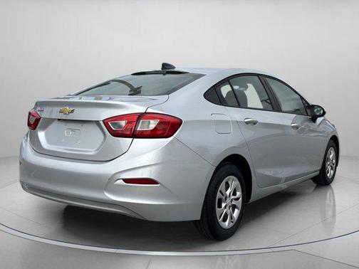 Silver Ice Metallic 2019 Chevrolet Cruze LS
